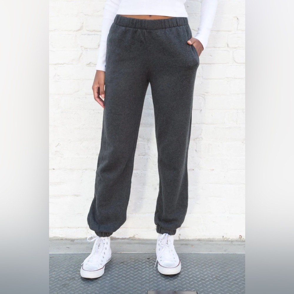 Brandy Melville Rosa Sweatpants